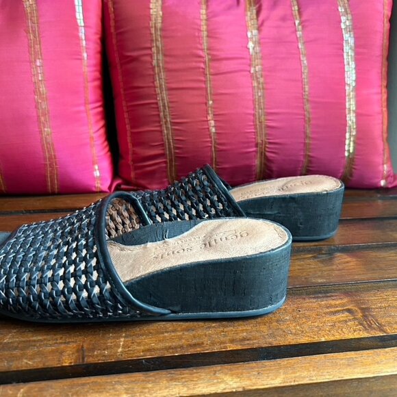 GENTLE SOULS by Kenneth Cole Womens Gisele Slide - size 7M - Picture 3 of 6